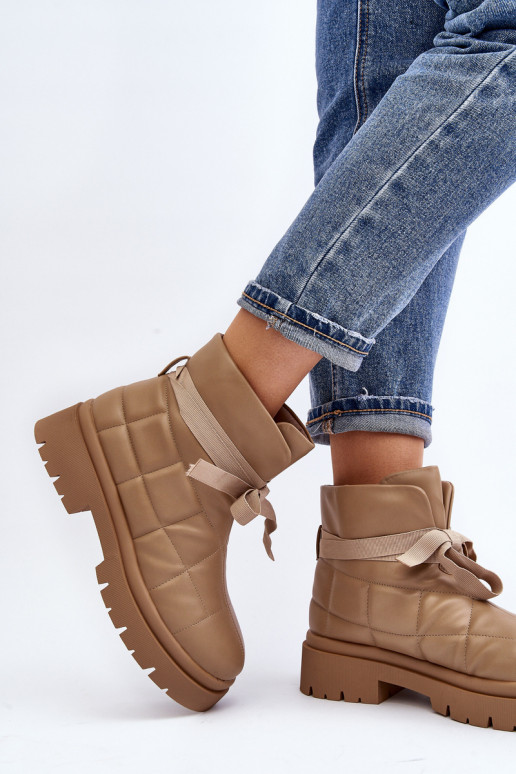 Stiefel mit Steppmuster in der Farbe Khaki von Bizzanti Stiefel mit Steppmuster in der Farbe Khaki von Bizzanti