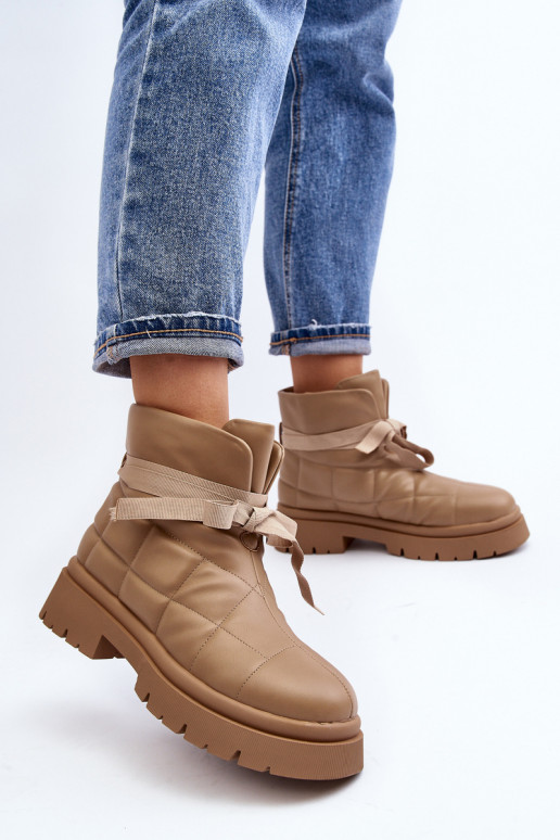 Stiefel mit Steppmuster in der Farbe Khaki von Bizzanti Stiefel mit Steppmuster in der Farbe Khaki von Bizzanti