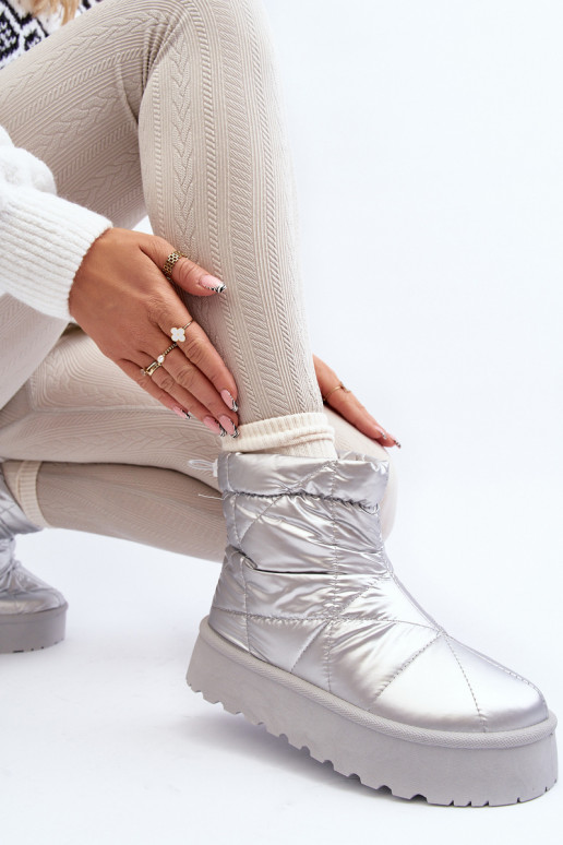 Schneestiefel mit Plateau in silberner Farbe Fionia Schneestiefel mit Plateau in silberner Farbe Fionia