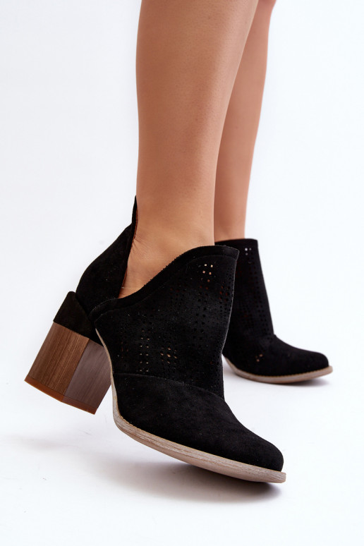 Niartima Damenstiefel mit durchbrochenen Elementen und Absatz in Schwarz