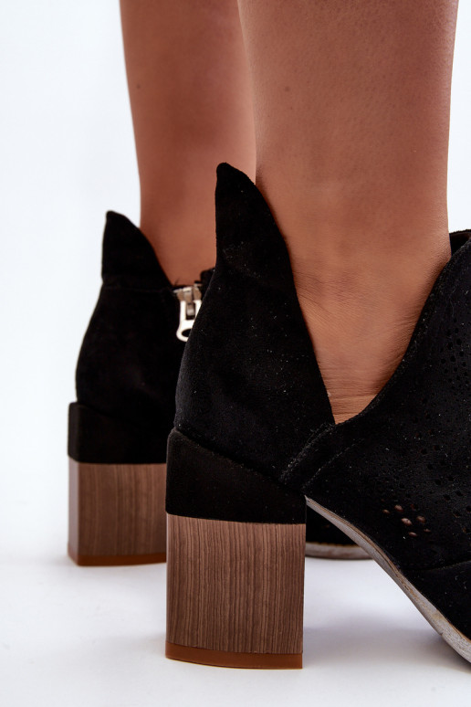 Niartima Damenstiefel mit durchbrochenen Elementen und Absatz in Schwarz