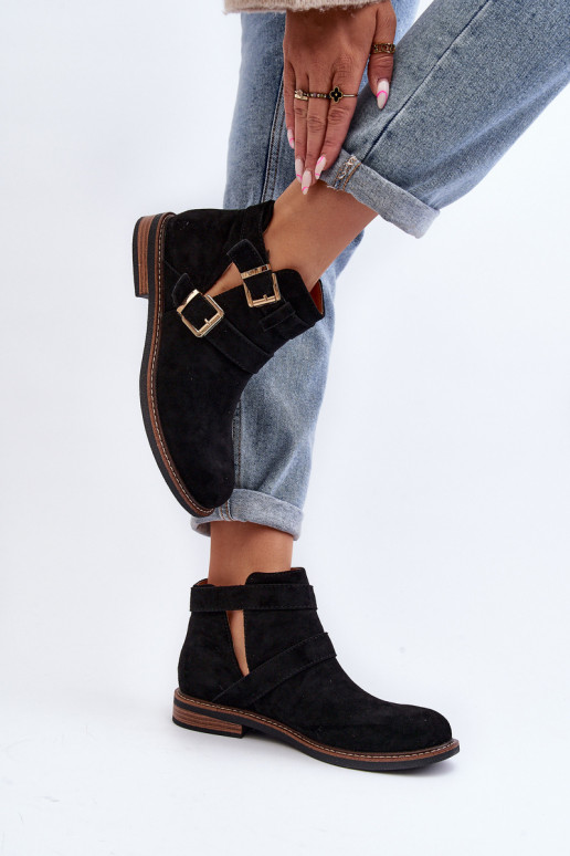 Stiefel mit weitem Absatz und Streifen in Schwarz von Melviana Stiefel mit weitem Absatz und Streifen in Schwarz von Melviana