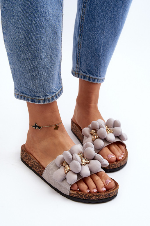 Damenhausschuhe mit schönen Details in der grauen Farbe Bunlia