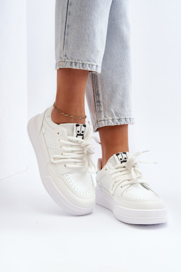 Sportliche Schuhe aus Kunstleder in Weiß Avanalis 2