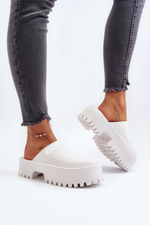 Hausschuhe mit modischer massiver Sohle Big Star NN274015 in weißer Farbe Hausschuhe mit modischer massiver Sohle Big Star NN274015 in weißer Farbe