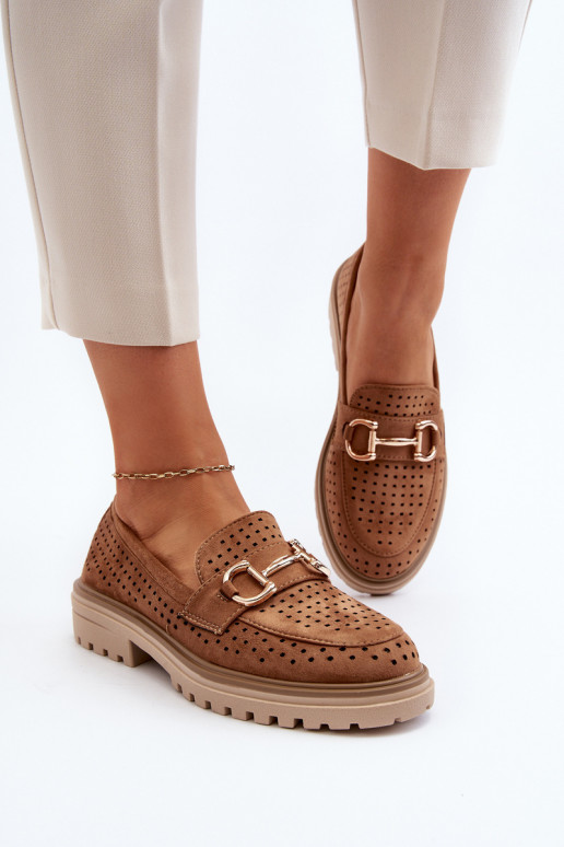 Durchbrochene Damenmokassins mit Ornamenten in braunem Talesse Durchbrochene Damenmokassins mit Ornamenten in braunem Talesse