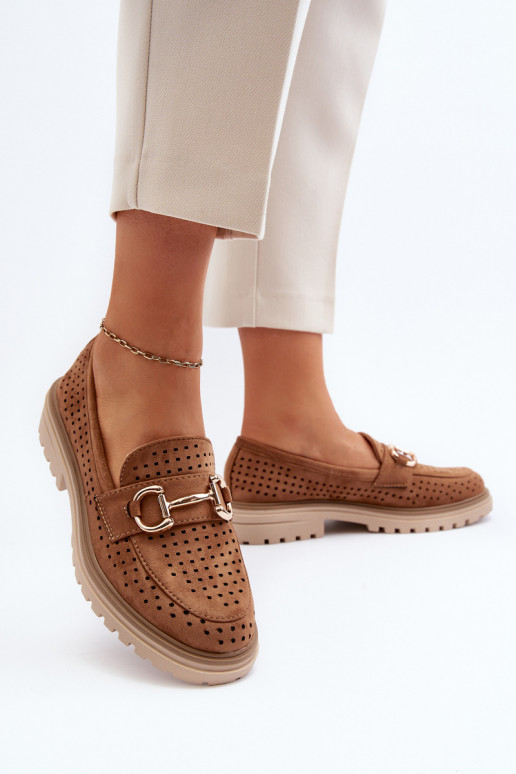 Durchbrochene Damenmokassins mit Ornamenten in braunem Talesse Durchbrochene Damenmokassins mit Ornamenten in braunem Talesse