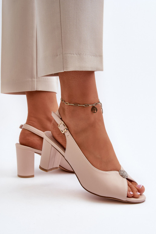 Sandale Trasea im eleganten Stil mit Absätzen mit Ornamenten