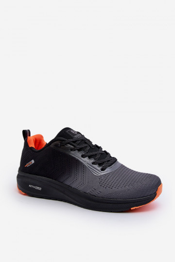 Klassisches Modell Sportschuhe in der grauen Farbe McBraun
