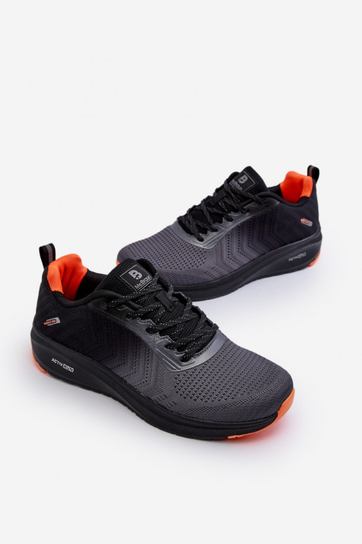 Klassisches Modell Sportschuhe in der grauen Farbe McBraun Klassisches Modell Sportschuhe in der grauen Farbe McBraun