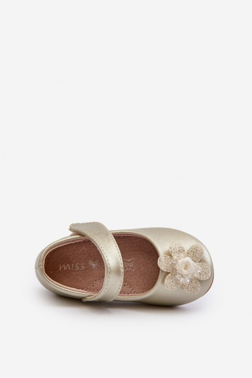 Ballerinas für Kinder mit Klebeverschlüssen mit Ornamenten in der Farbe Gold von Serinde Ballerinas für Kinder mit Klebeverschlüssen mit Ornamenten in der Farbe Gold von Serinde