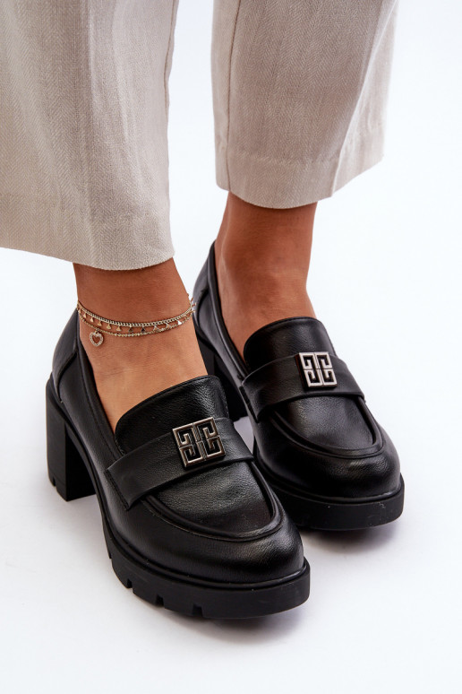 Schuhe mit breitem Absatz und Ornamenten in der Farbe Schwarz von Ranunca