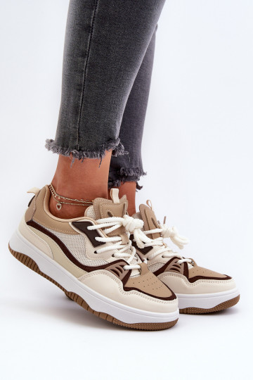 Sneakers-Modellschuhe mit einer braunen Etnaria-Plattform