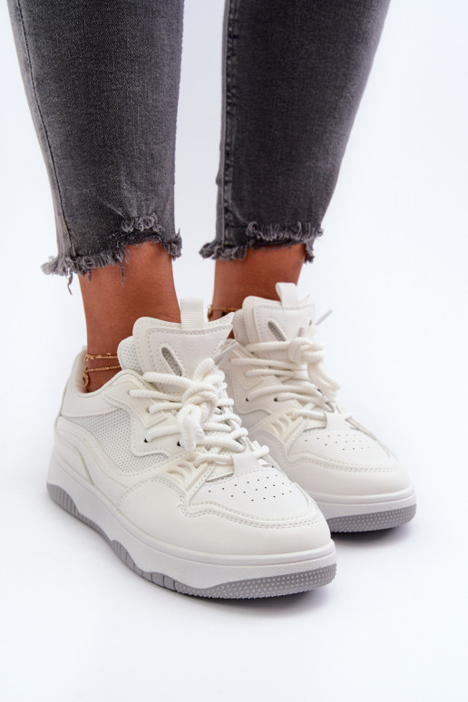 Sneakers-Modellschuhe mit Plateau in der weißen Farbe Etnaria Sneakers-Modellschuhe mit Plateau in der weißen Farbe Etnaria