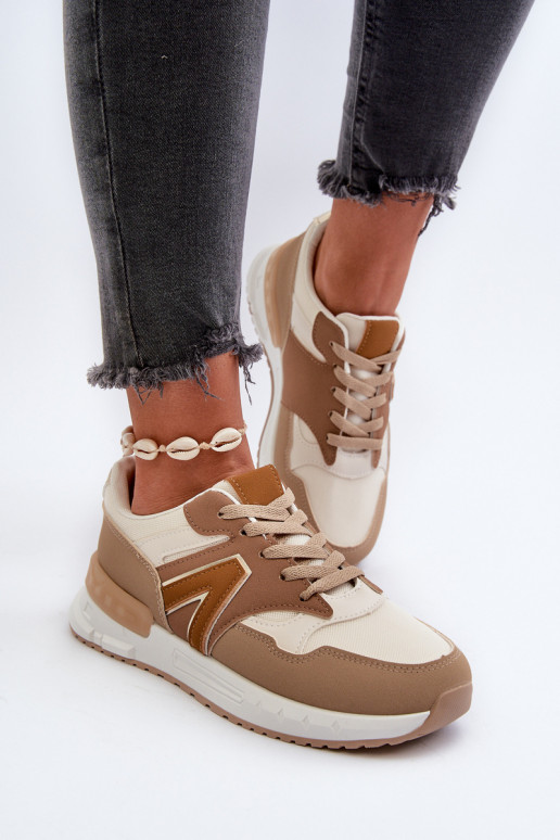 Sneakers-Modellschuhe aus braunem Öko-Leder von Vinelli
