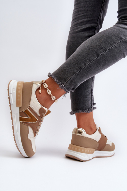 Sneakers-Modellschuhe aus braunem Öko-Leder von Vinelli
