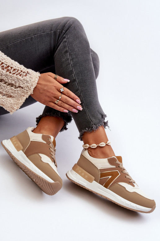Sneakers-Modellschuhe aus braunem Öko-Leder von Vinelli