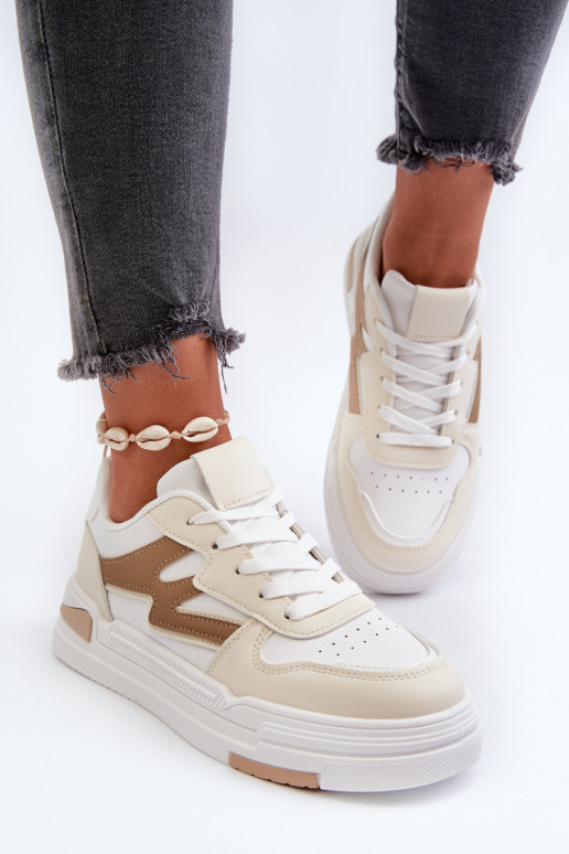 Sneakers-Modellschuhe mit Plateau aus beigem Öko-Leder von Lynnette