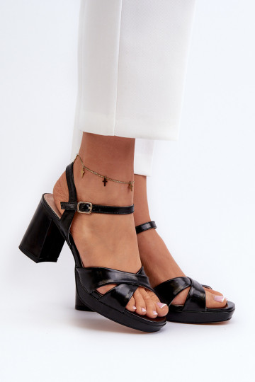 Damensandalen mit Absatz Eko in der schwarzen Farbe Jatine 2