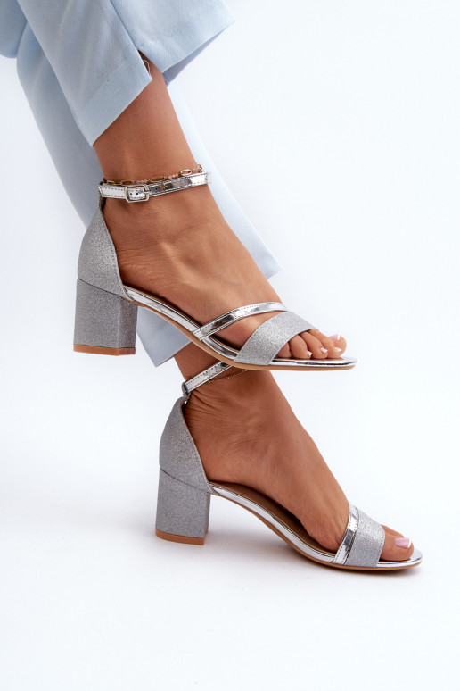 Ploemis glänzende Sandalen mit niedrigem Absatz in Silber