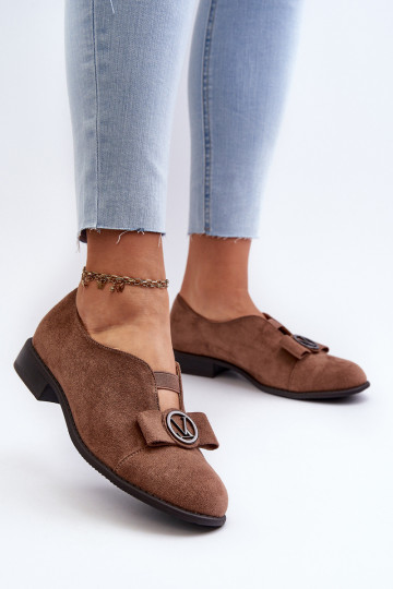 Niedrige Damenschuhe aus Bio-Wildleder mit Verzierung, braun von Hadiena
