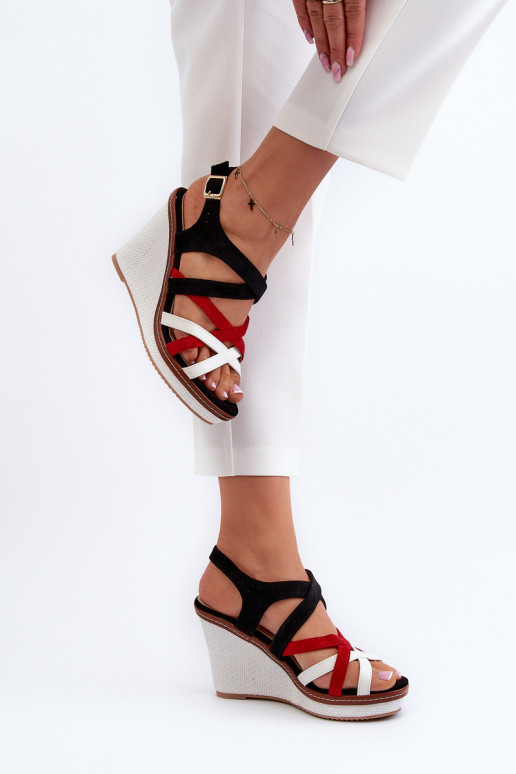 Plateausandalen mit Riemen in der Farbe Schwarz Ellen Plateausandalen mit Riemen in der Farbe Schwarz Ellen