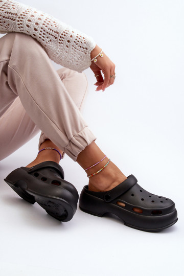 Leichte Hausschuhe für Damen mit modischer massiver Sohle in der Farbe Schwarz von Danollia 2