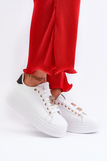 Sneakers-Modellschuhe mit Plateau in der weißen Farbe Moanda