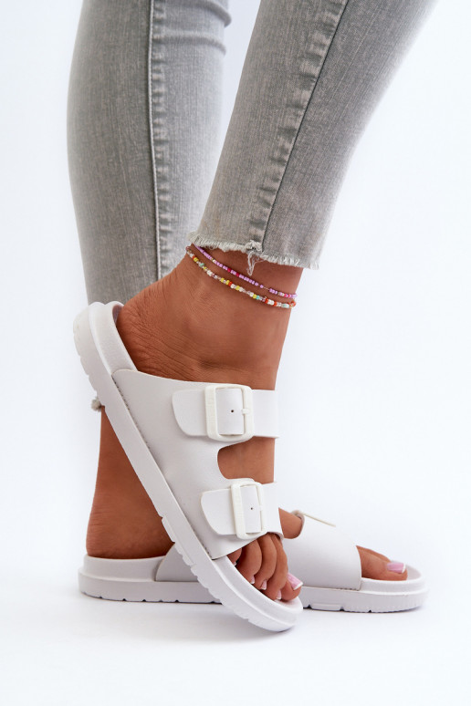 Leichte Hausschuhe mit Schnallen Big Star NN274A751 weiße Farbe Leichte Hausschuhe mit Schnallen Big Star NN274A751 weiße Farbe