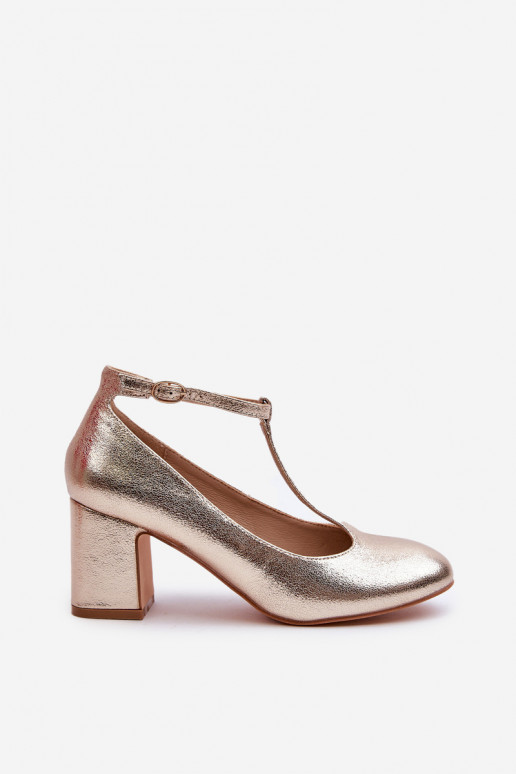 Schuhe aus Öko-Leder mit Absätzen in der Farbe Gold von Raniyah