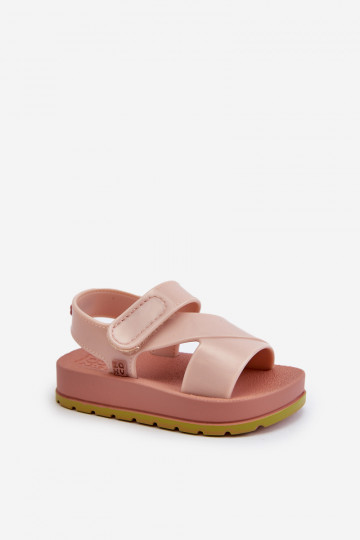 Kindersandalen mit Klebeverschlüssen LL385002 Hellrosa Farbton