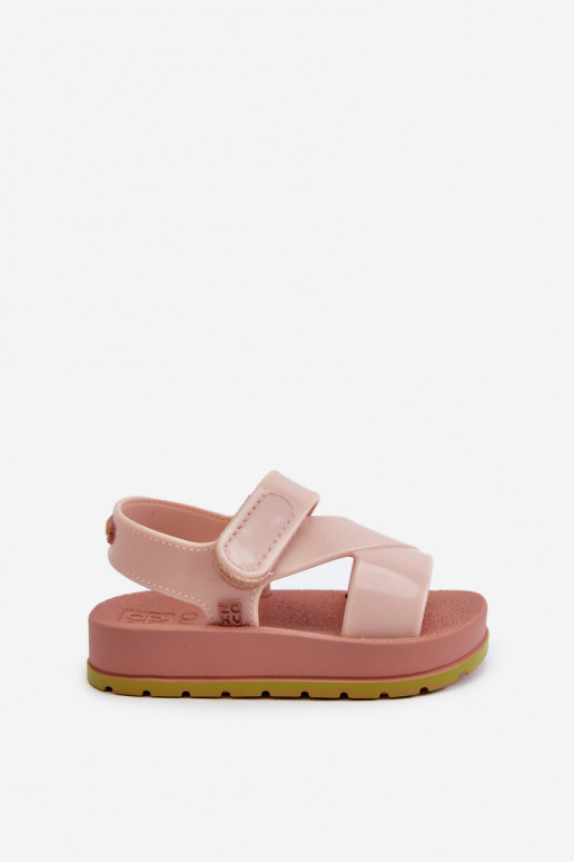 Kindersandalen mit Klebeverschlüssen LL385002 Hellrosa Farbton