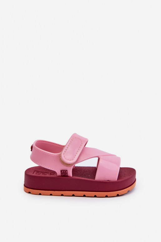 Kindersandalen mit Klebeverschlüssen LL385001 rosa Farbe