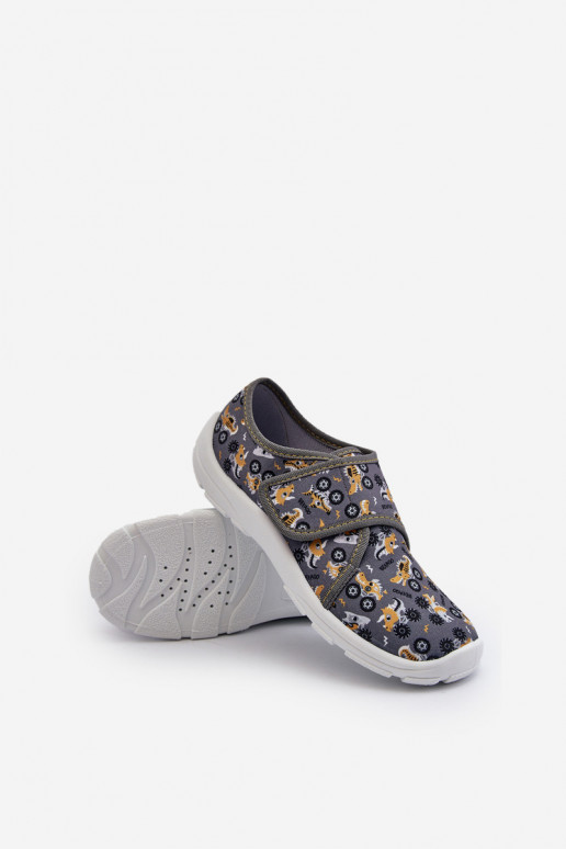 Bequeme Hausschuhe für Jungen mit Klebeverschlüssen Befado 974Y552 grau Bequeme Hausschuhe für Jungen mit Klebeverschlüssen Befado 974Y552 grau