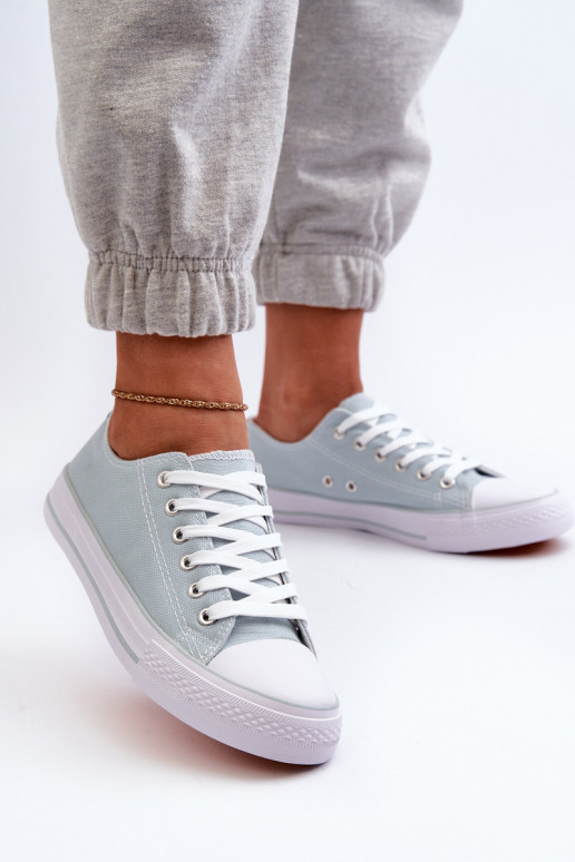 Mintfarbene Lennabella-Sneaker mit flacher Sohle des klassischen Modells