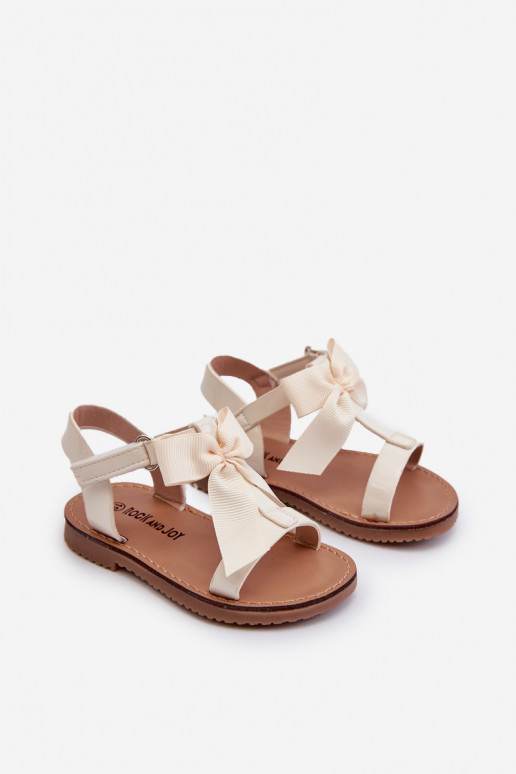 Joratia Lackledersandalen für Kinder mit Bändern und Klebeverschlüssen in Elfenbein