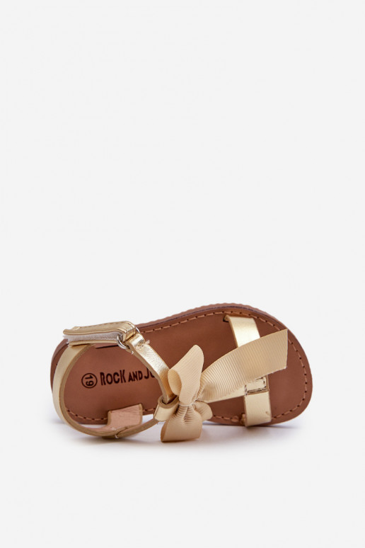 Sandalen für Kinder mit Bändern und Klebeverschlüssen in der Farbe Gold Joratia
