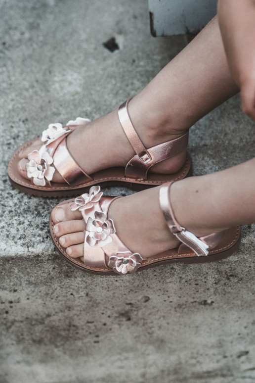 Sandalen Kinder Ozdobione mit Blumenmotiven mit Klebeverschlüssen rosa Fagossa Sandalen Kinder Ozdobione mit Blumenmotiven mit Klebeverschlüssen rosa Fagossa