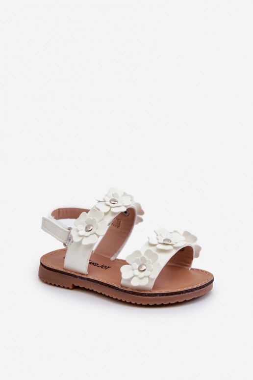 Lackierte Kindersandalen Ozdobione mit Blumenmotiven Tinette in Weiß