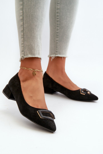 Schuhe mit niedrigem Absatz und Ornamenten aus schwarzem Öko-Wildleder S.Barski KV27-034