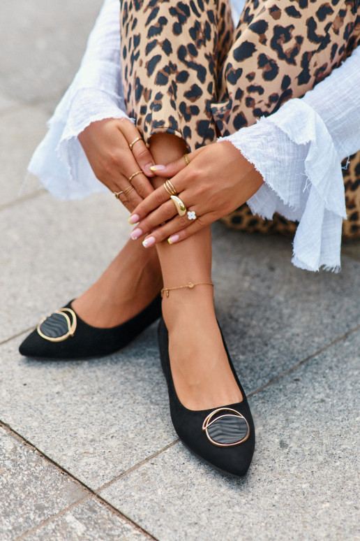 Schuhe mit niedrigem Absatz Z aus Öko-Wildleder S.Barski KV27-037 in der Farbe Schwarz Schuhe mit niedrigem Absatz Z aus Öko-Wildleder S.Barski KV27-037 in der Farbe Schwarz