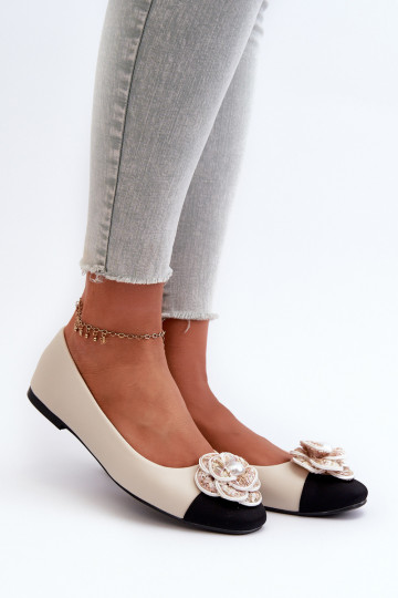 Ballerinas Damen aus Öko-Leder mit verziertem Detalem in Beige von Divinella 2
