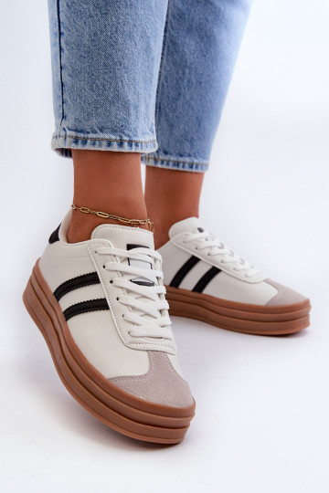 Sneakers Modell Schuhe Damen mit Plateau in der weißen Farbe Egelia