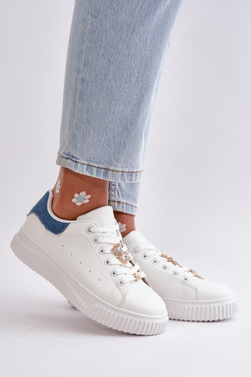 Sneakers mit flacher Sohle aus Öko-Leder Z Pryznakami Weiß-blaue Farbe Cillione 2