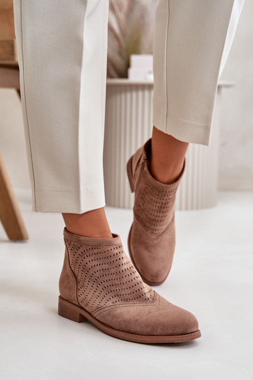 Damenstiefel mit breitem Absatz und durchbrochenen Elementen in brauner Farbe S.Barski HY42-076 Damenstiefel mit breitem Absatz und durchbrochenen Elementen in brauner Farbe S.Barski HY42-076