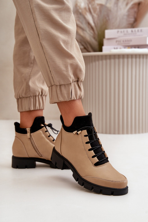 Damenschuhe mit niedrigem Absatz aus beigem Öko-Leder von Erisabelle Damenschuhe mit niedrigem Absatz aus beigem Öko-Leder von Erisabelle