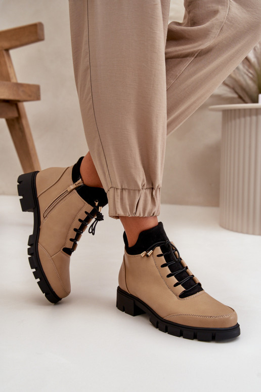 Damenschuhe mit niedrigem Absatz aus beigem Öko-Leder von Erisabelle Damenschuhe mit niedrigem Absatz aus beigem Öko-Leder von Erisabelle
