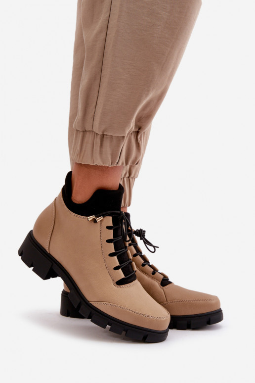 Damenschuhe mit niedrigem Absatz aus beigem Öko-Leder von Erisabelle Damenschuhe mit niedrigem Absatz aus beigem Öko-Leder von Erisabelle