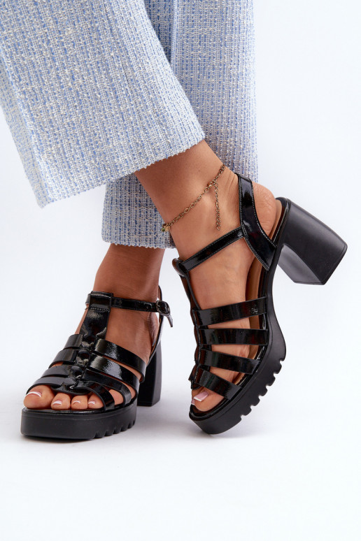 mit Lackeffekt Damen-Sandalen mit hohen Absätzen in der Farbe Schwarz von Aninifer