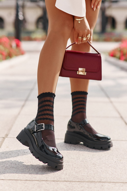 mit Lackeffekt Schuhe Feminin mit Schnallen schZuarze Farbe Plikuria